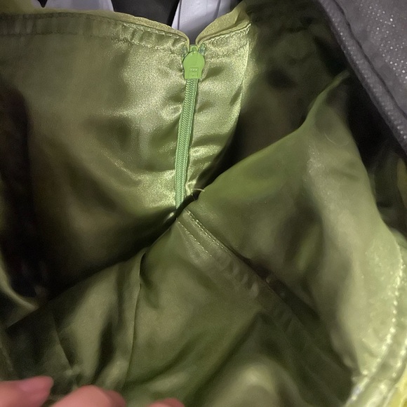 Green formal/prom dress with tie straps size 6 - Picture 4 of 8